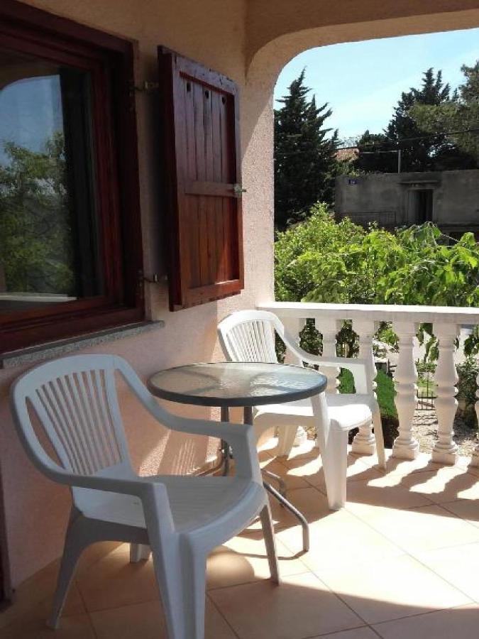 Apartments Smilje I Maslina Gornji Karin Exterior foto
