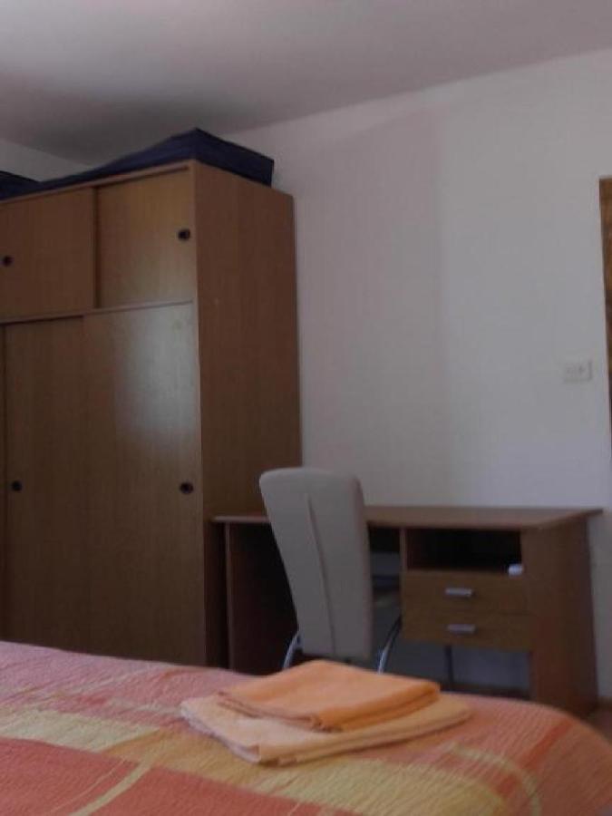 Apartments Smilje I Maslina Gornji Karin Exterior foto